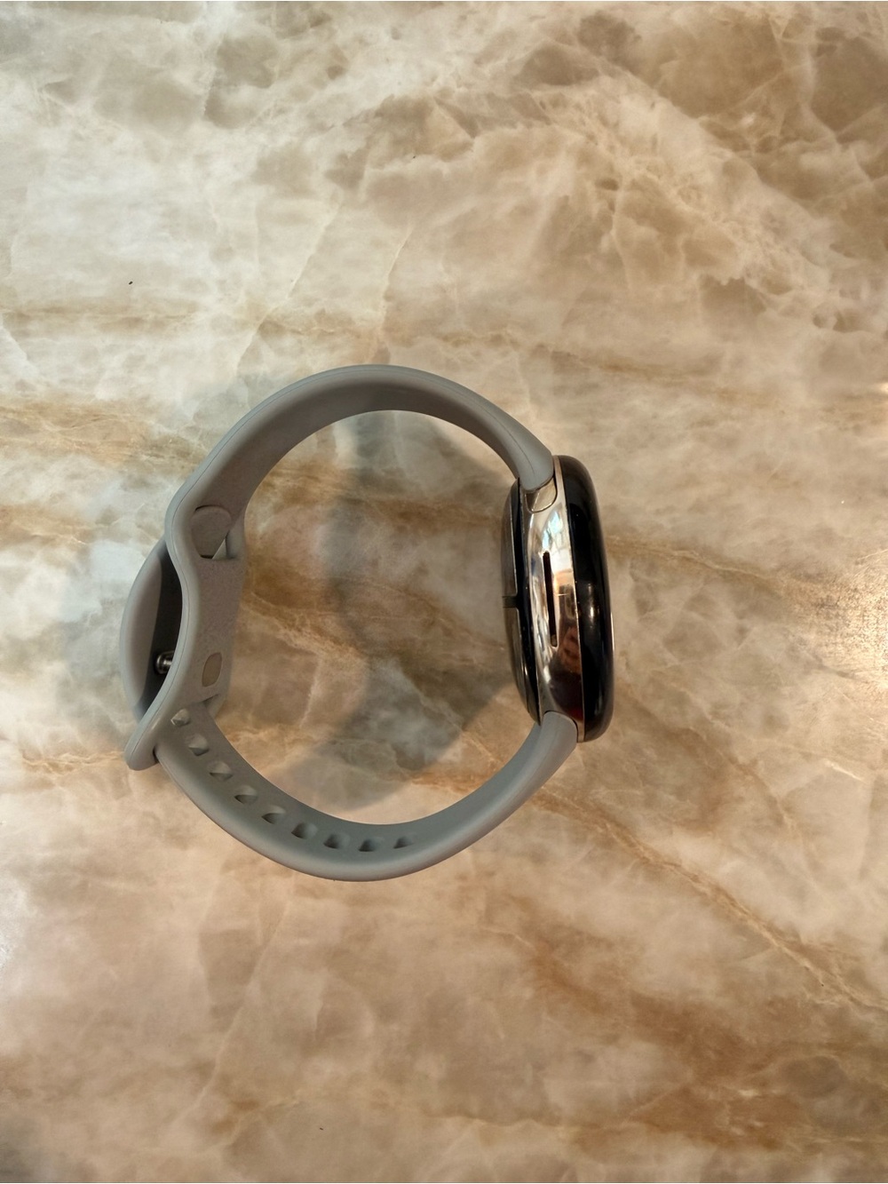 Google Pixel Watch 2 - Black Face with Gold Case Accent - Picture 3 of 5